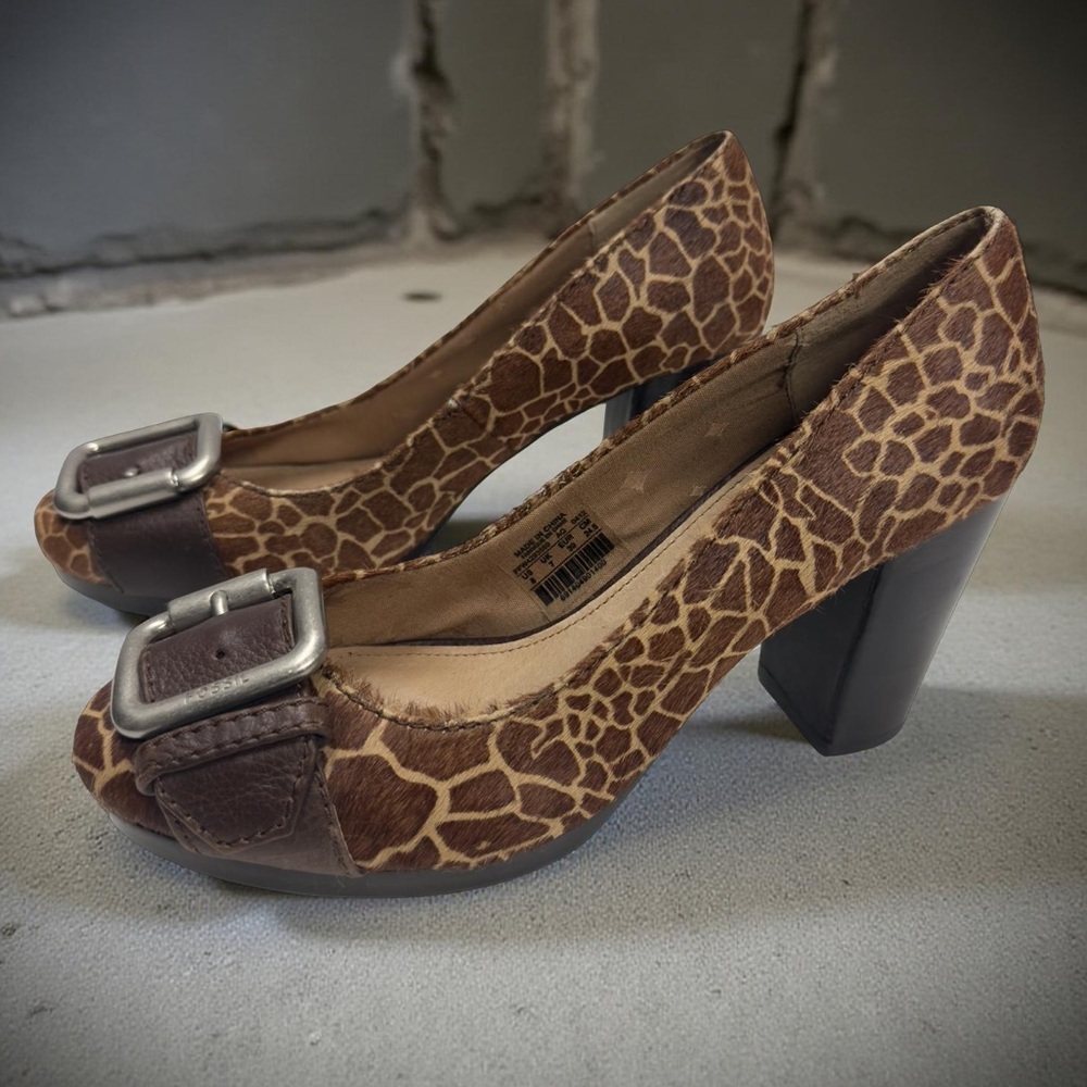 Fossil Maddox Giraffe Print Calf Hair Stacked Heel Pumps Size 8